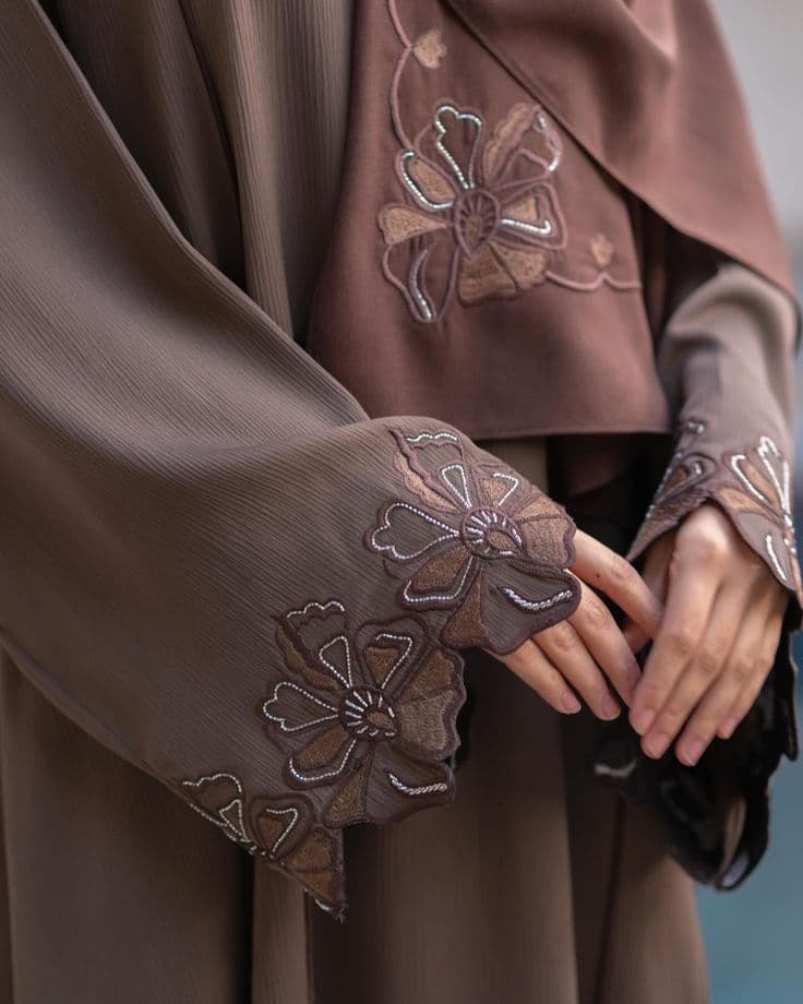 Embroidered Abaya E-01 detail view 3 - Shukran Abaya