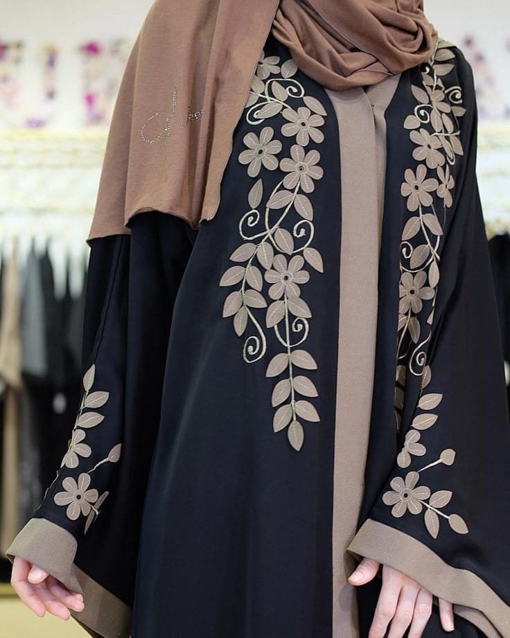 Embroidered Abaya E-03 detail view 2 - Shukran Abaya