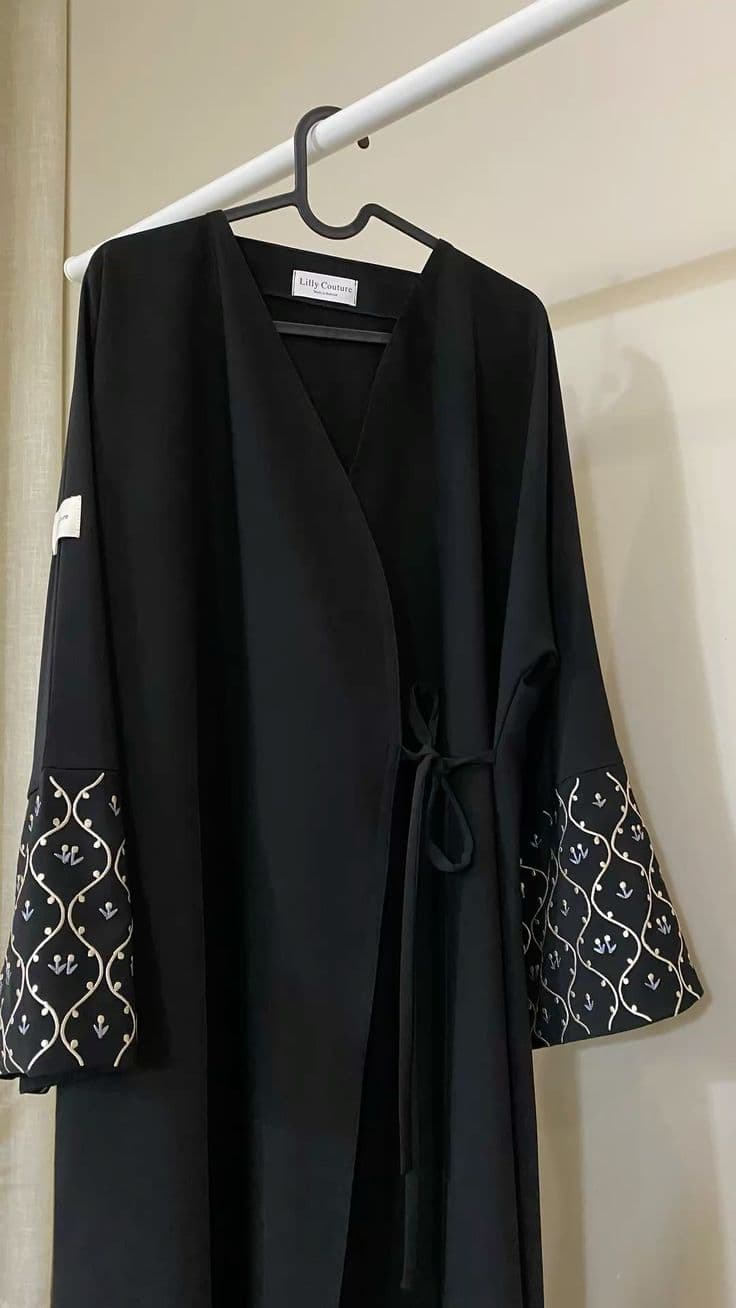 Black Abaya  B-10 detail view 3 - Shukran Abaya